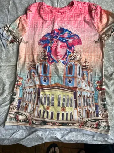 Camiseta Fendace collab Fendi e Versace