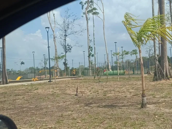 Vendo terreno no Boungaville