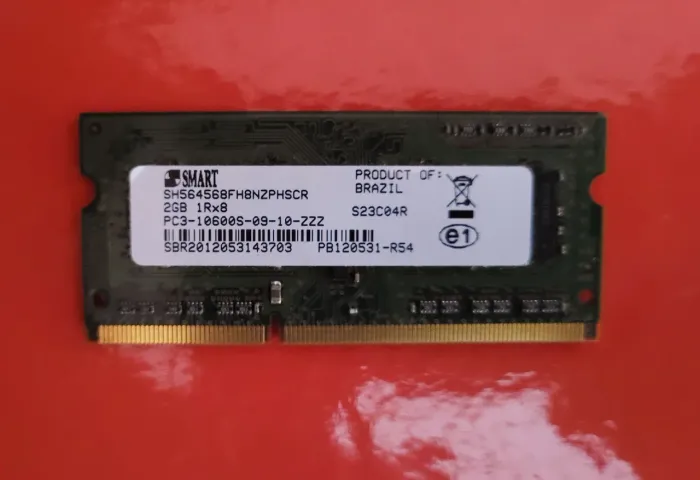 Memória RAM 2 GB Smart SH564568FH8NZPHSCR PC3-10600S-09-10-ZZZ