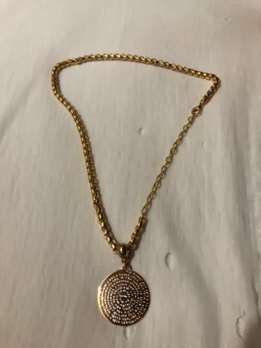 Colar dourado religioso 
