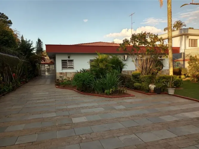 Casa com 3 dormitórios à venda, 532 m² por R$ 1.700.000,00 - Vila Romanópolis - Ferraz de