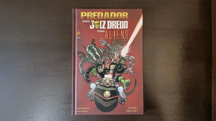 Predador versus Juiz Dredd versus Aliens - HQ Mythos
