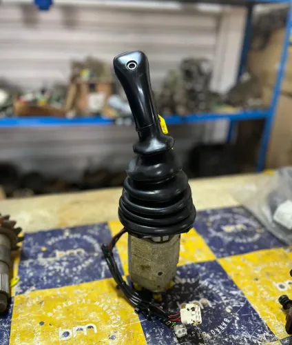 JOYSTICK HYUNDAI HL 757-7