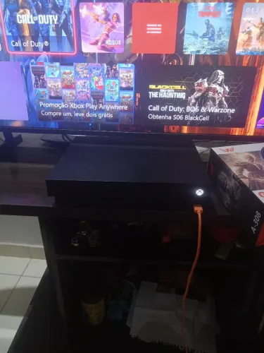 Xbox One X 1TB,nota fiscal, 1 controle.