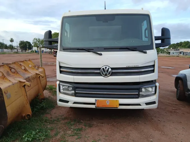 Volkswagen 6.160 Delivery 4x2 2022/2023 Vamos Seminovos Cuiabá
