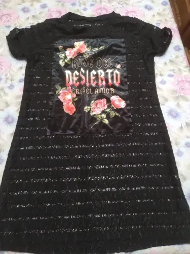 Vestido de renda preto com estampa GataBakana.floral