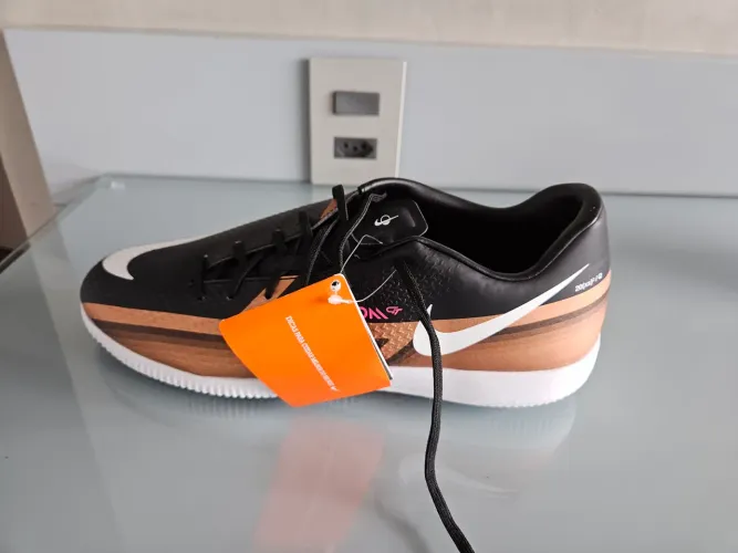 Chuteira salão Nike phanton GT Tamanho 44 - Nova