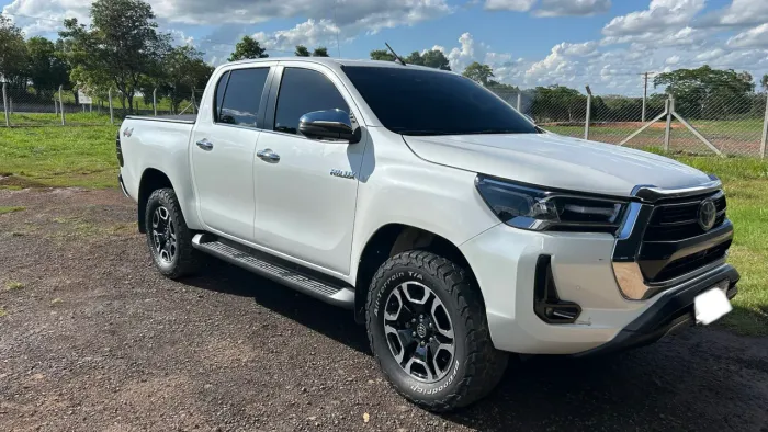 Toyota Hilux CD SRX 4X4 2.8 TDI 16V Diesel Aut. 2023