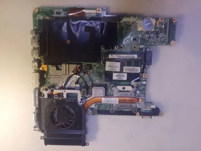 Placa Mae do Notebook  HP  Pavilion  dv9700z  com defeito