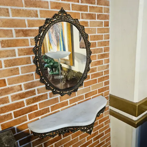 Móveis antigos, conjunto aparador flutuante e espelho de bronze antigos, antiguidades