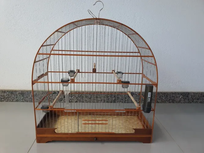 Gaiola redonda madeira nobre