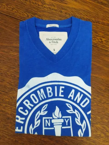 Camiseta Azul Abercrombie & Fitch