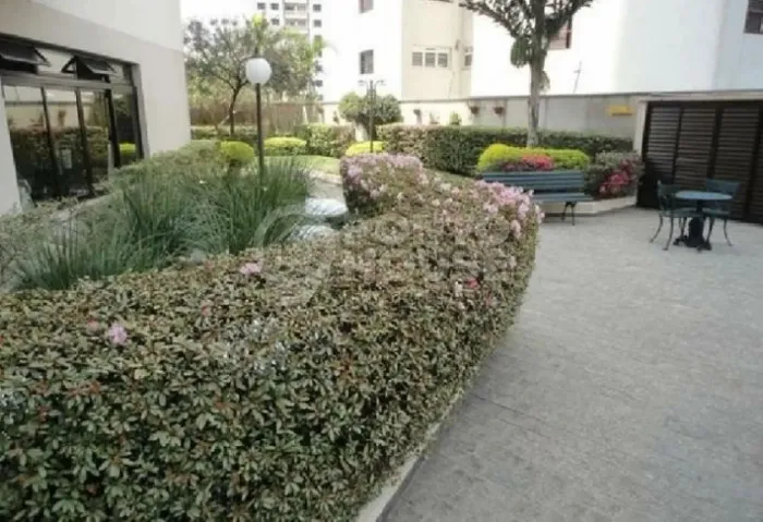 Apartamento à venda na Chácara Inglesa, 2 dormitórios, 2 banheiros e 1 vaga