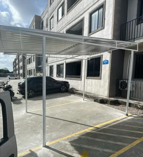 Garagem de carro coberta 