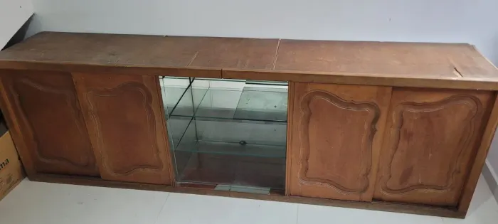 Buffet maciço comprimento 2,68m, altura 85cm, largura 50cm