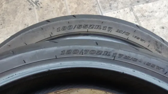 Par pneu usado Dunlop Sport Max Roadsport2 180/55-17 e 120/70-17