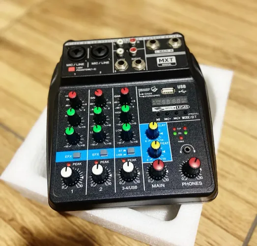Mesa de Som 4 Canais MXT Musical