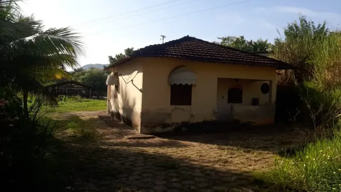 Ótima casa  venda em São João Nepomuceno MG. 