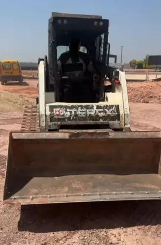 Mini Carregadeira Terex PT60 esteira de borracha 