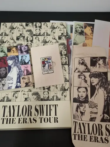 TAYLOR SWIFIT BOX THE ERAS TOUR