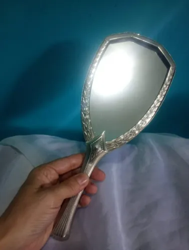 Antigo e belíssimo espelho de mão ART Nouveau banho de prata - Alpacca