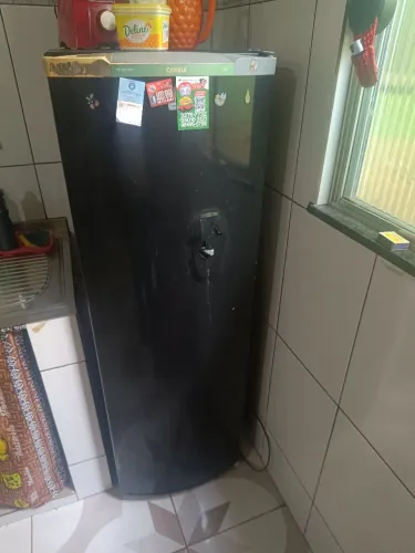 Geladeira em ótimo estado funcionando perfeitamente 