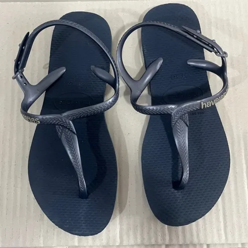 Rasteirinha Havaianas Azul Marinho - Tamanho 33/34
