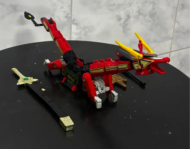 Dragão Vermelho Thunder Zord - Action Figure