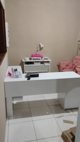 Mesa reservada canto para diversas finalidades