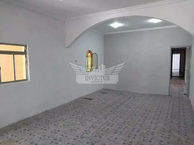 Casa Térrea com 3 Quartos para Alugar, 301m² - Vila Santa Tereza em Santo André/SP.