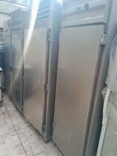 Pass through aquecido e refrigerado 