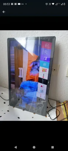 Smart TV LG Nova com tela protegida