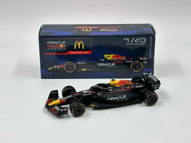 Miniatura Oracle Red Bull Racing Carro Fórmula 1 McDonald's - Original