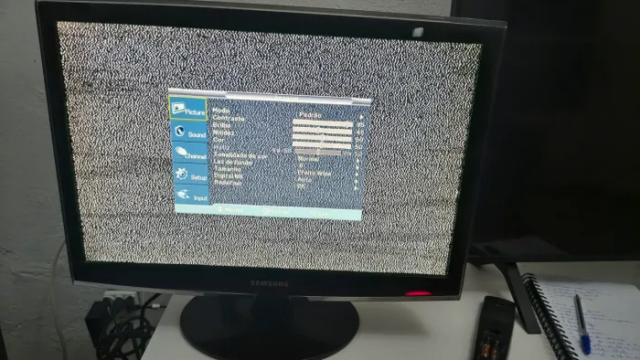 TV/Monitor Samsung T220M 22? funcionando perfeitamente. TV com canais e monitor PC.