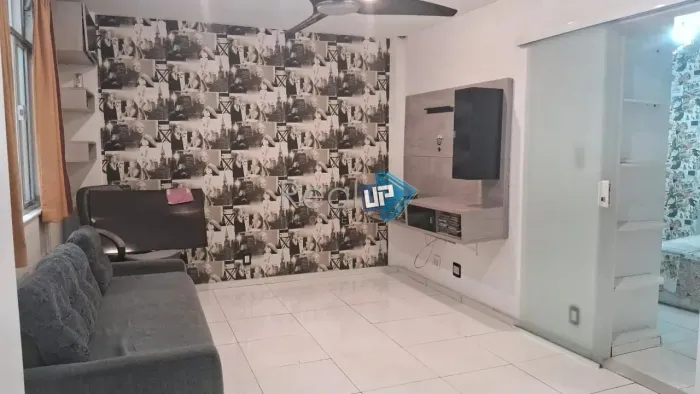 Quarto e Sala em Copacabana