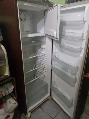 Geladeira Consul facilite Frost free