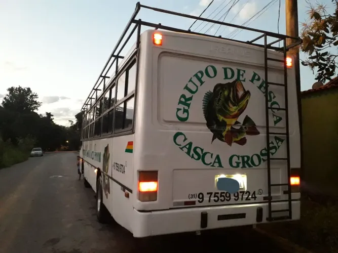 Onibus preparado para pesca e lazer venda ou troca por veiculo de passeio