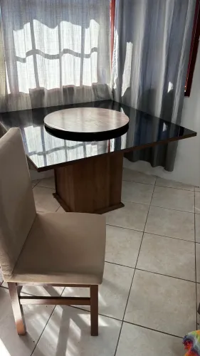 Mesa Tampo Giratório com 8 cadeiras