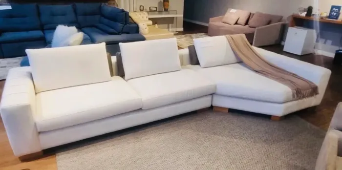 Sofá living com chaise