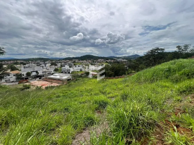 Lote 1.080m² no Centro Vista Permanente para o Pôr do Sol | 15m de Frente | Condomínio Fe