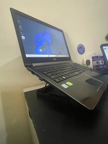 Acer Aspire 5 i5-8250U 8GB SSD GeForce MX130 2GB - Excelente Estado