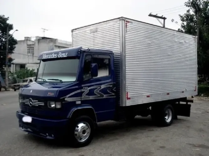 Mercedes 710 plus bau 2010
