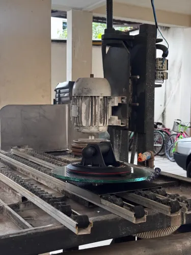 Máquina de acabamento em vidro 100% funcionando