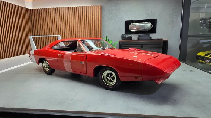 Miniatura Dodge Charger Daytona ERTL 1/18