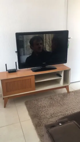 Rack para TV Estilo Retrô - Ótimo Estado