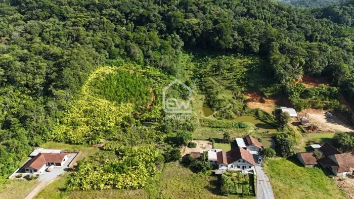 Sítio com Área Total de 106.821m² em Schroeder, SC