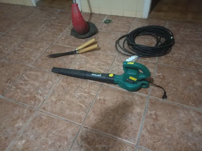 Soprador de Folhas Elétrico Tekna 220V - Praticamente Novo!
