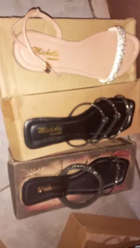 Vendo rasteirinha novas na caixa nunca foi usadas
