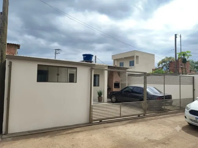 Casa ótima localização p reformar