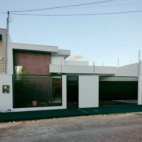Casa para venda tem 91 metros quadrados com 2 quartos